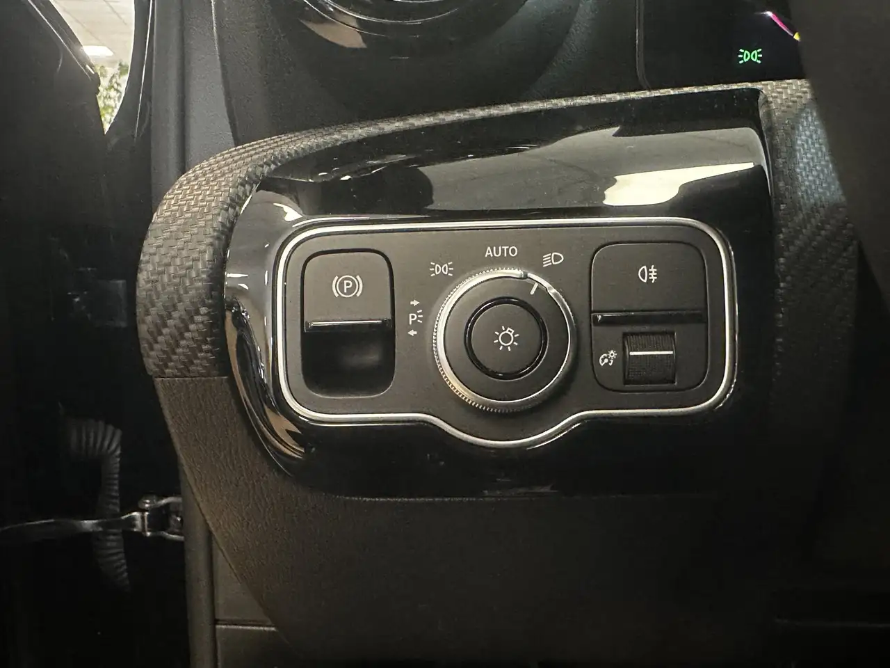 Mercedes-Benz A 180 Advanced*ACC*MBUX*Leder*CAM*Navi*DCT* — Galería del vehículo 22