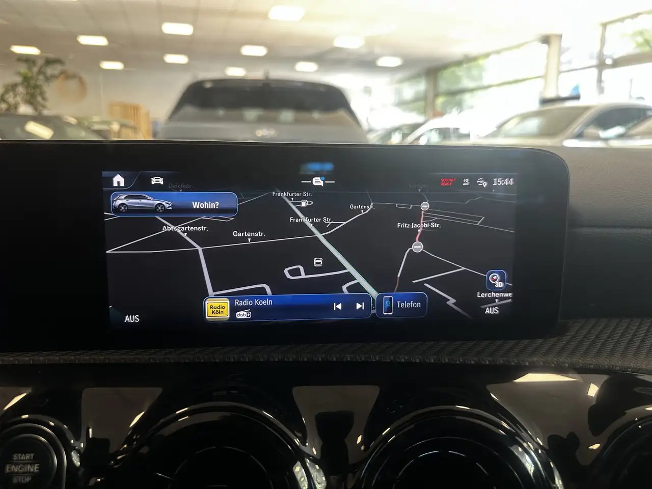 Mercedes-Benz A 180 Advanced*ACC*MBUX*Leder*CAM*Navi*DCT* — Galería del vehículo 17