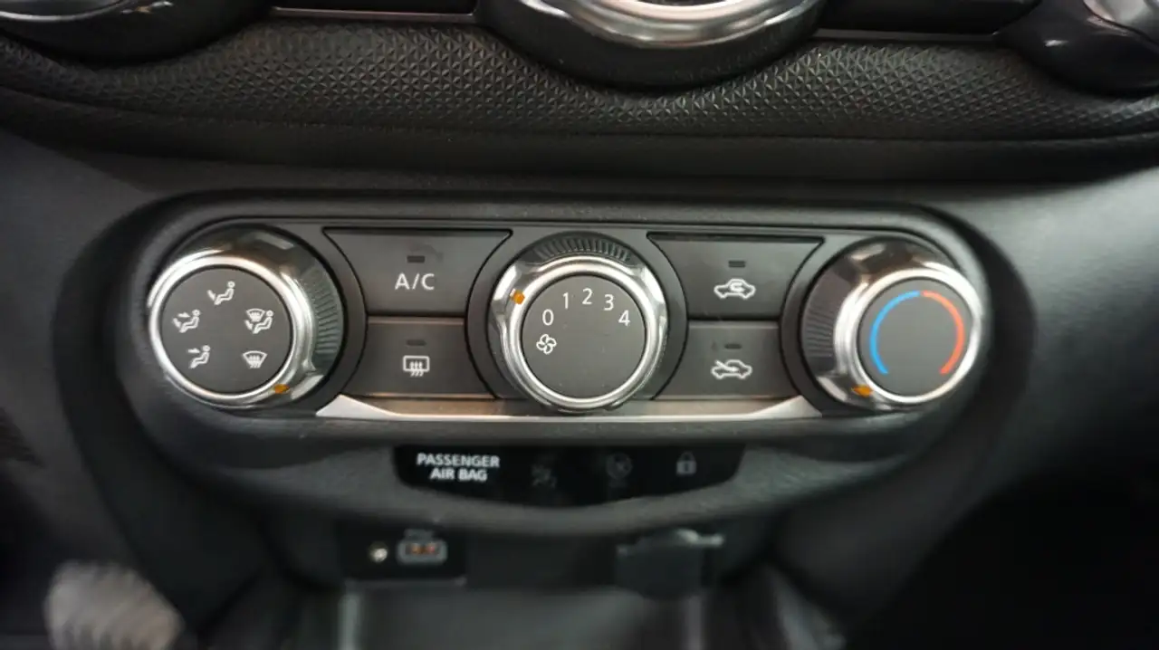 Nissan Juke 1.0 DIG-T Acenta 4x2 DCT 7 114 — Vehicle gallery 18