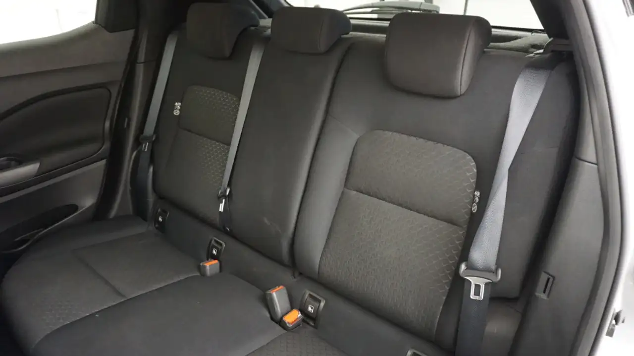 Nissan Juke 1.0 DIG-T Acenta 4x2 DCT 7 114 — Vehicle gallery 23