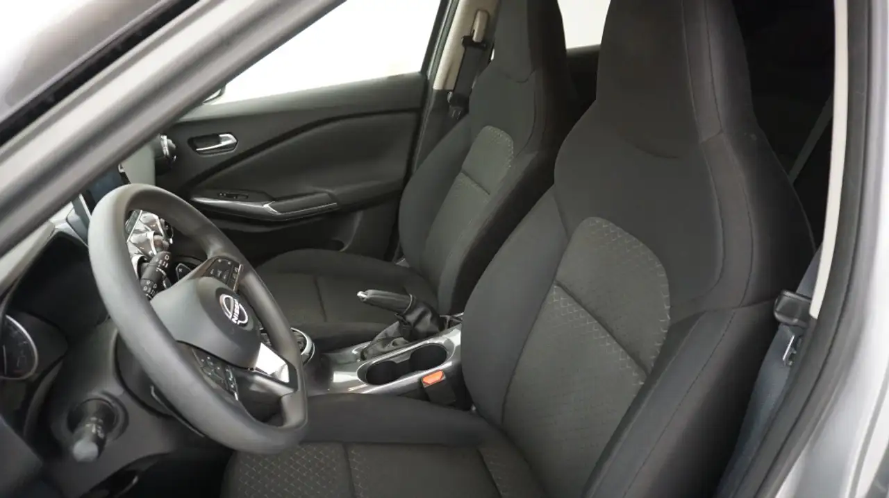 Nissan Juke 1.0 DIG-T Acenta 4x2 DCT 7 114 — Vehicle gallery 22