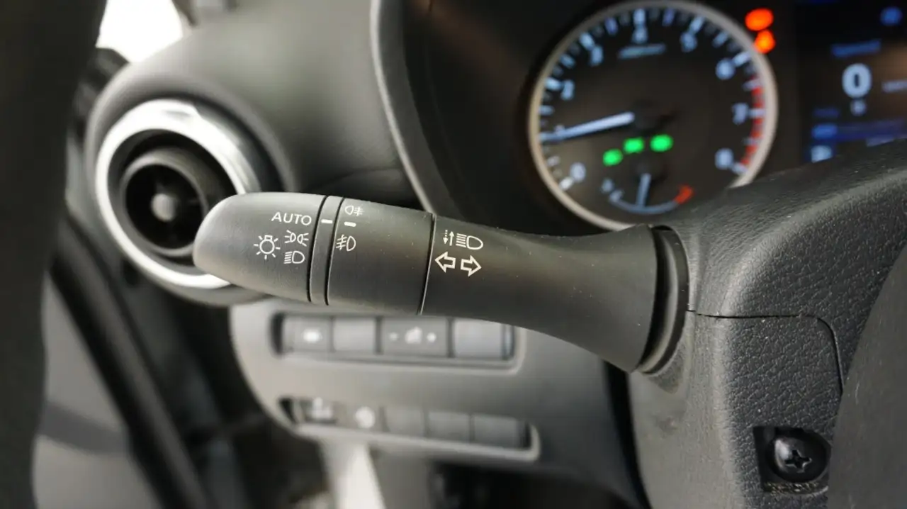 Nissan Juke 1.0 DIG-T Acenta 4x2 DCT 7 114 — Vehicle gallery 15