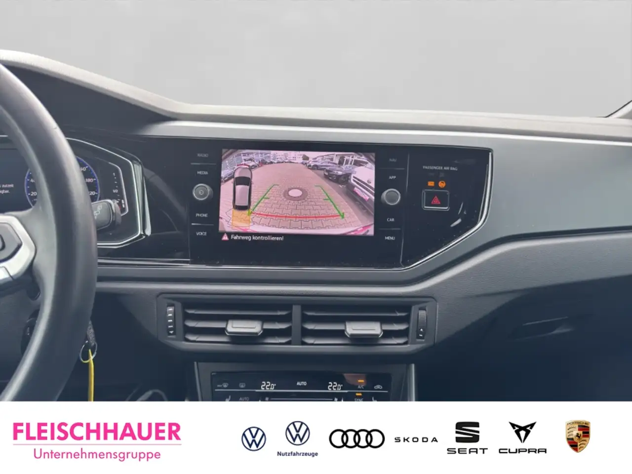 Volkswagen Taigo R-Line 1.0 TSI MATRIX+ACC+NAVI+RFK+SHZ+DESIGN-BLAC — Vehicle gallery 15