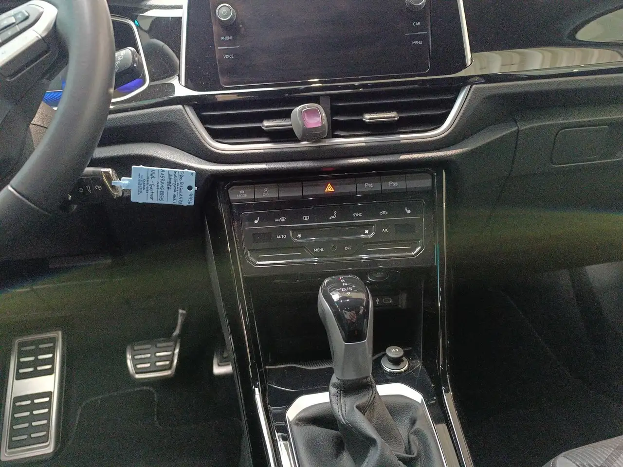 Volkswagen T-Roc 1.5 TSI "R-LINE" 150 PS DSG+NAVI+REARVIEW+AHK — Galería del vehículo 15