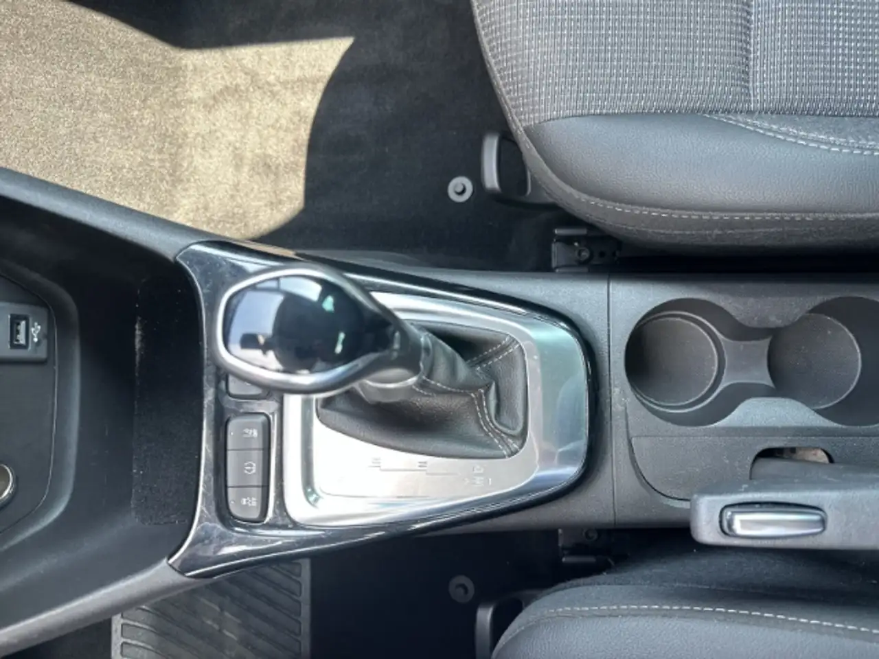 Opel Crossland 1.2 Elegance LED - Navi - Carplay - Rückfahrkamera — Galería del vehículo 25