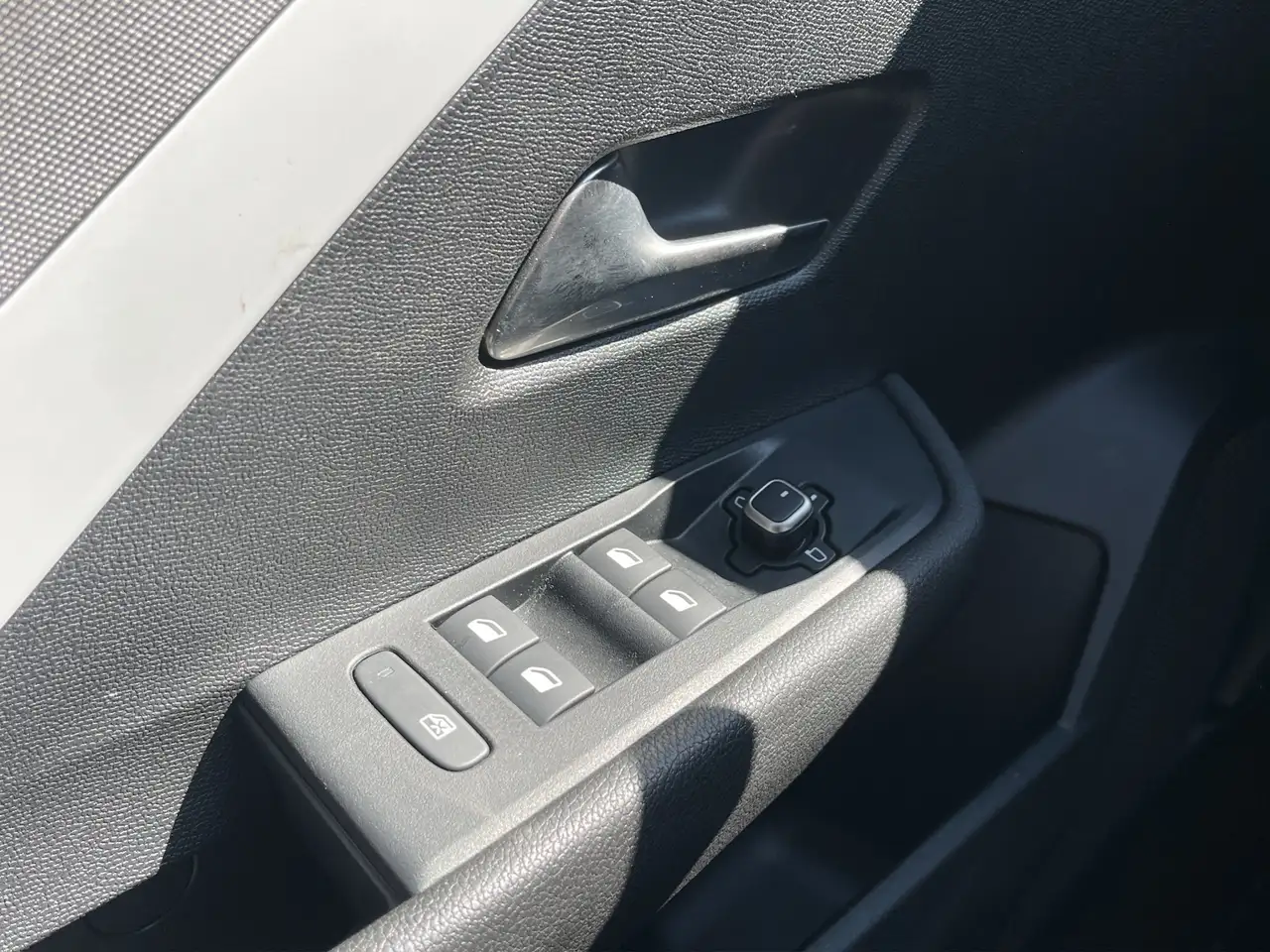 Opel Astra L 1.2 Turbo Edition PDC+LED+Sitzheizung — Galería del vehículo 17