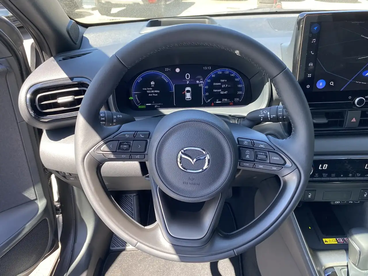 Mazda 2 Hybrid Homura Plus 116 Metallic — معرض صور السيارة 13