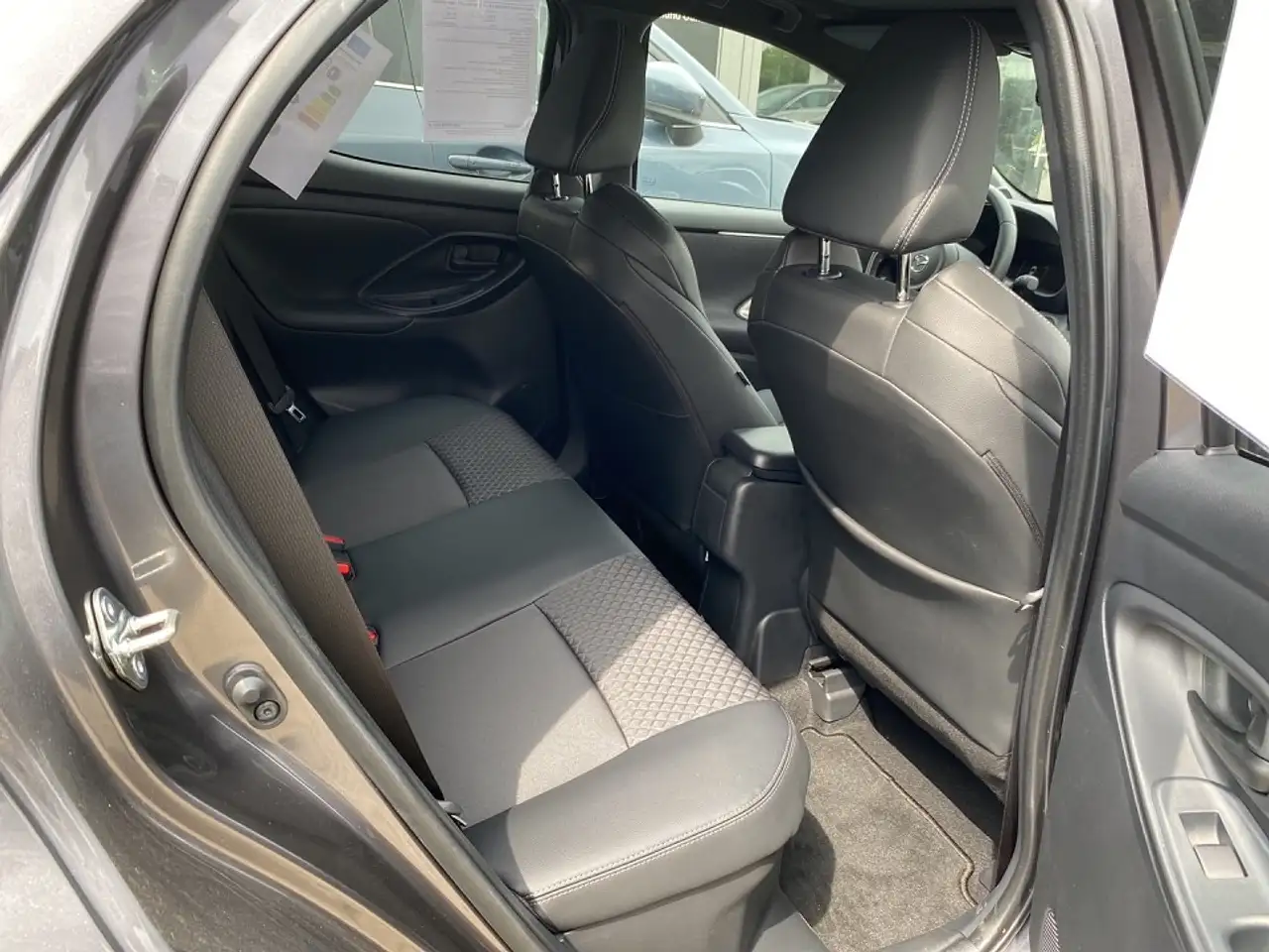 Mazda 2 Hybrid Homura Plus 116 Metallic — معرض صور السيارة 16