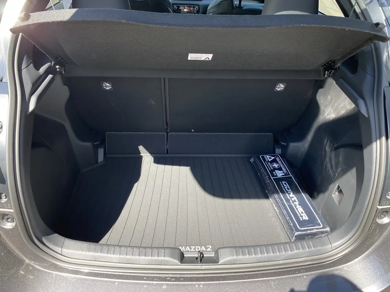 Mazda 2 Hybrid Homura Plus 116 Metallic — معرض صور السيارة 6