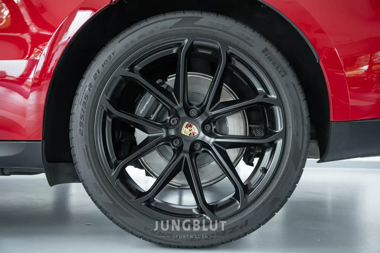 Porsche Macan GTS + 1.Hand + APPROVED + CARBON — Vehicle gallery 34