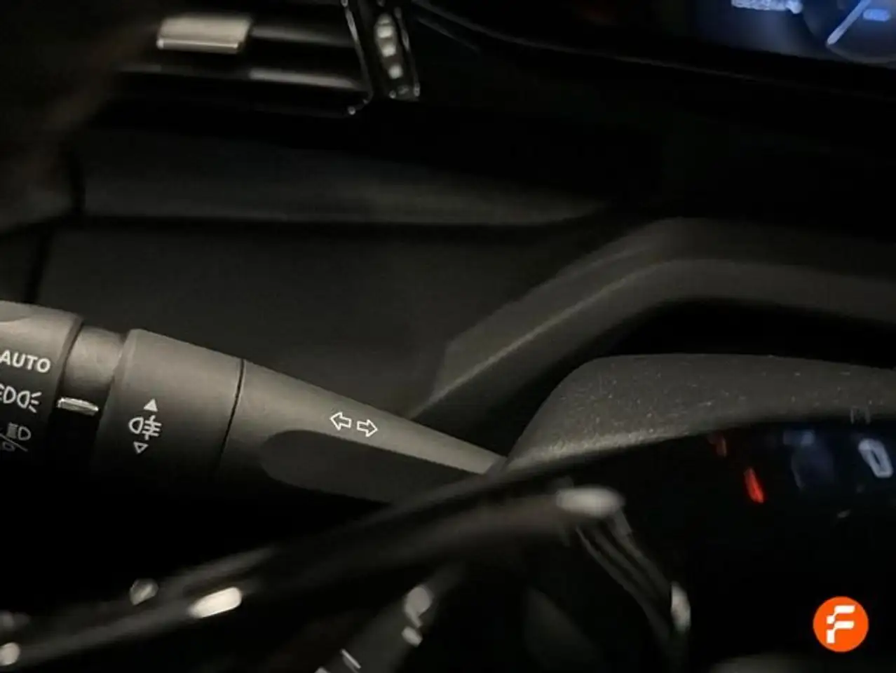 Peugeot 308 1.2 PureTech S&S Allure 130 — Galerie du véhicule 17