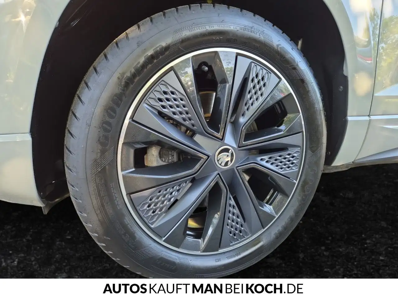 Skoda Karoq 2.0 TSI DSG 4x4 Sportline STHZ PANO CANTON — Galería del vehículo 17