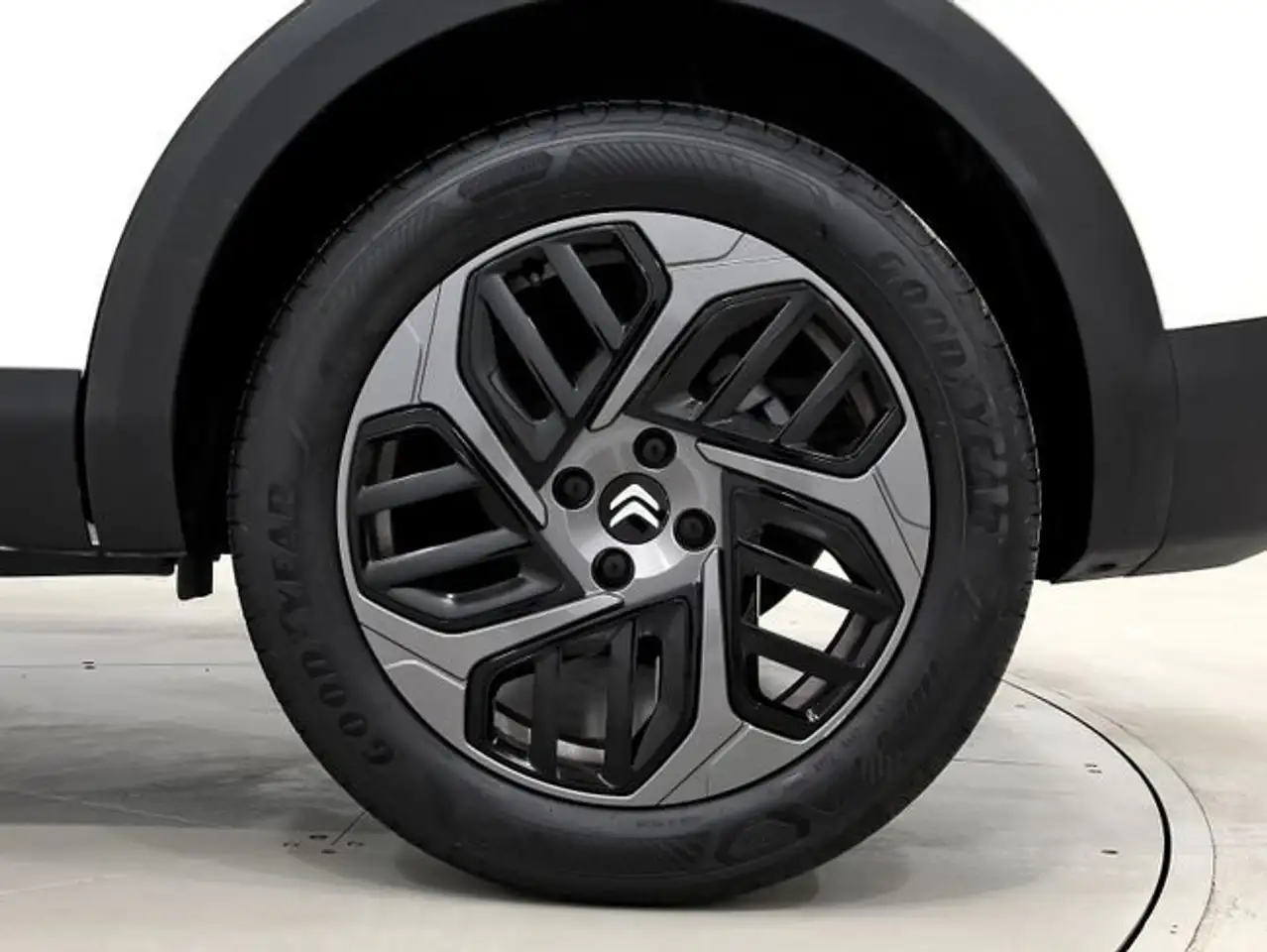 Citroen C4 PureTech 130 S&S 6v Plus — معرض صور السيارة 11
