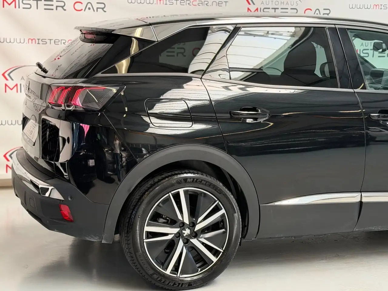 Peugeot 3008 1.6 PHEV ACC/LED/KAM/SPUR/TOT/KEY/19ALU — Galerie du véhicule 6