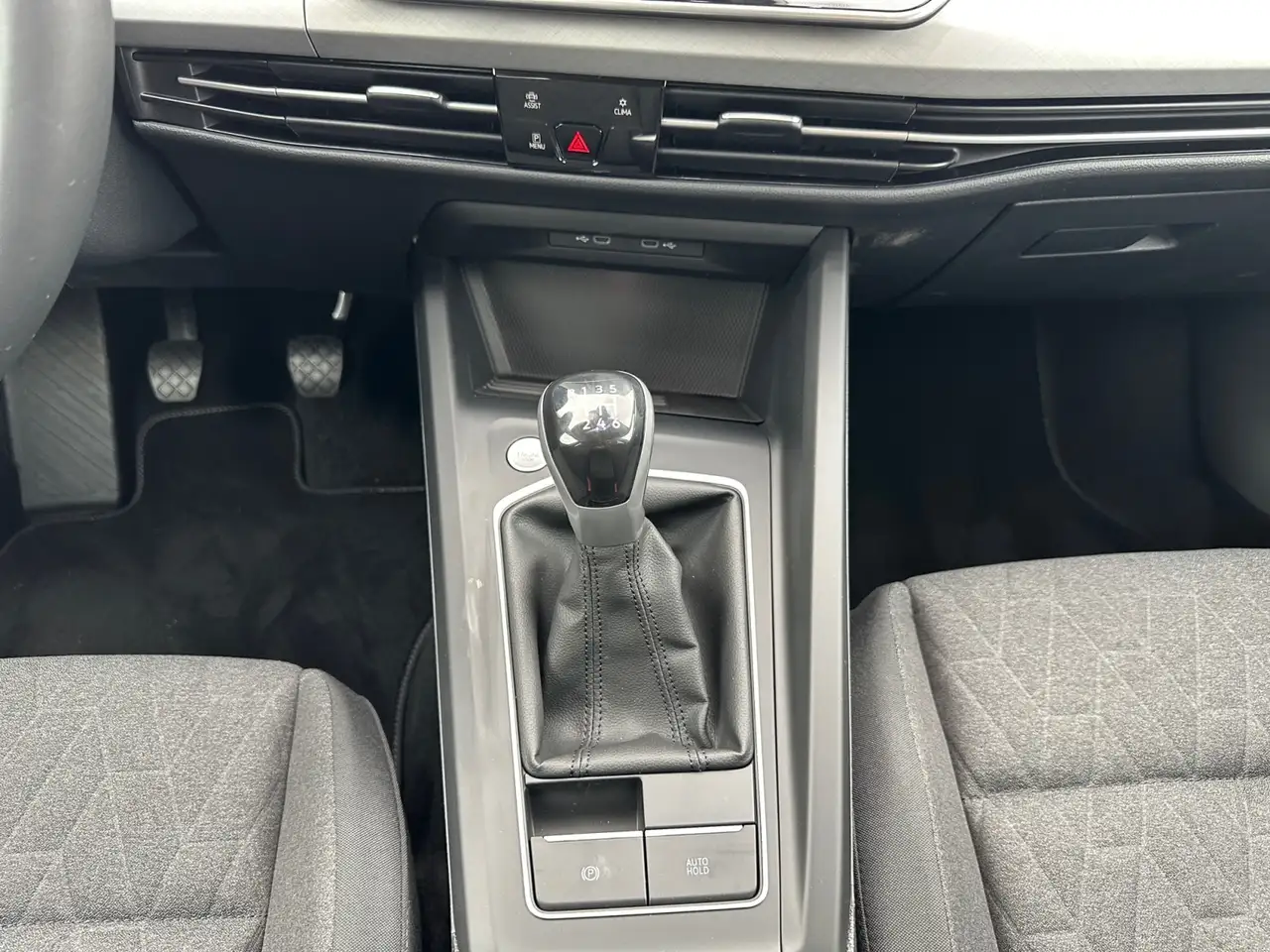 Volkswagen Golf 1,5 TSI Life Navi LED — Galerie du véhicule 15