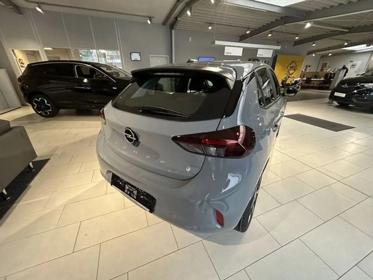 Opel Corsa -e+LED+Klimaaut+11KW+ — Galería del vehículo 3