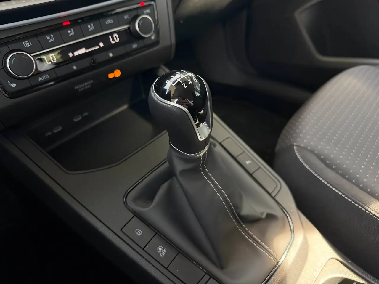 SEAT Ibiza Style Edition*SHZ*Kamera* — Vehicle gallery 16