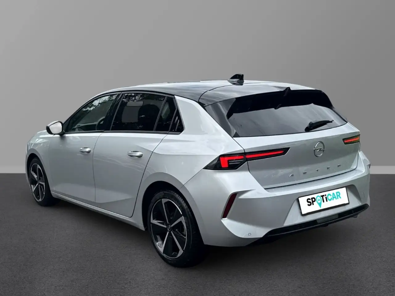 Opel Astra L Elegance 1.2 Turbo AT8 PDC Keyless Tempomat SHZ — Galería del vehículo 4