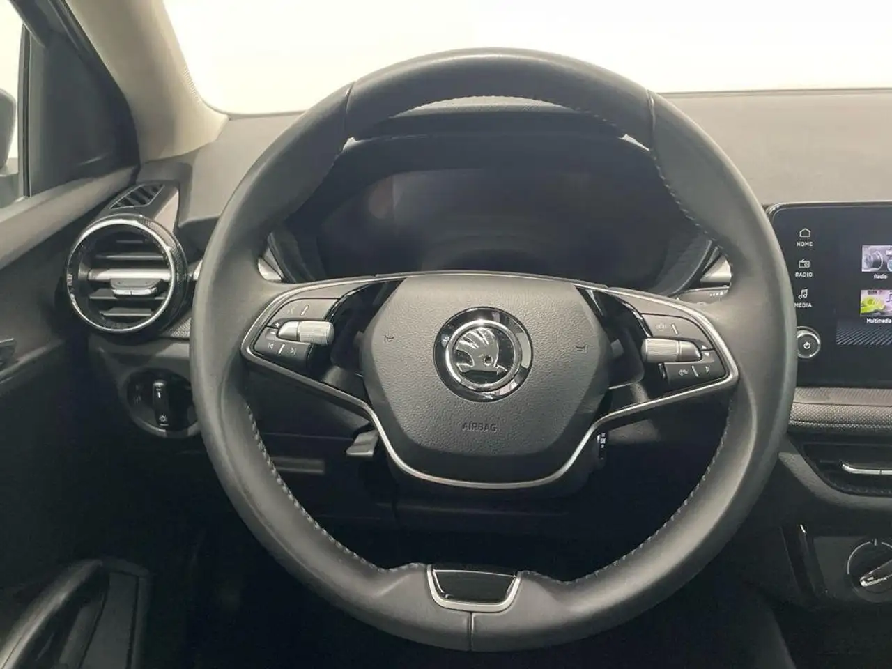 Skoda Fabia 1.0 TSI Selection 70kW — معرض صور السيارة 15