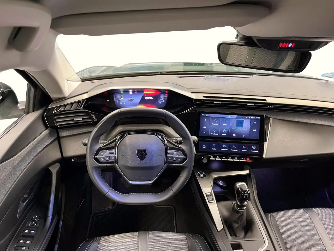 Peugeot 308 5P Allure Gasolina 130 S&S MAN — معرض صور السيارة 12