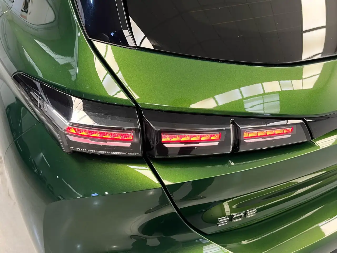 Peugeot 308 5P Allure Gasolina 130 S&S MAN — معرض صور السيارة 21