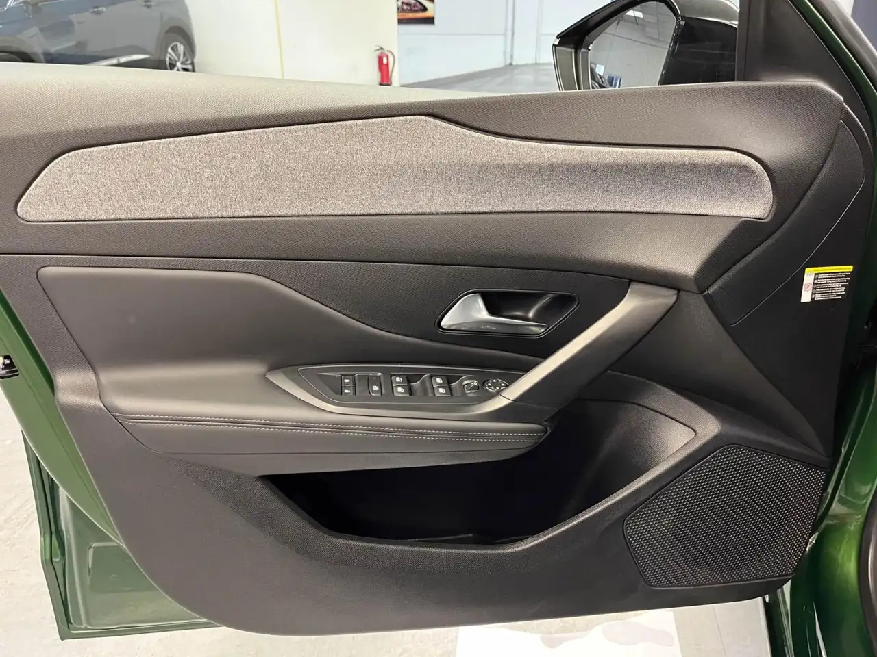 Peugeot 308 5P Allure Gasolina 130 S&S MAN — معرض صور السيارة 23