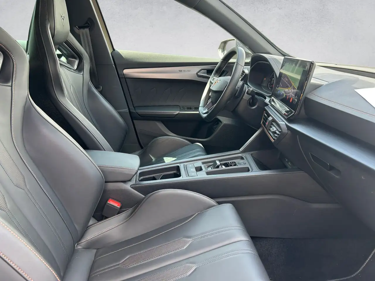 CUPRA Formentor 2.5TSI VZ5 Century Bronze Matt 390PS — معرض صور السيارة 9