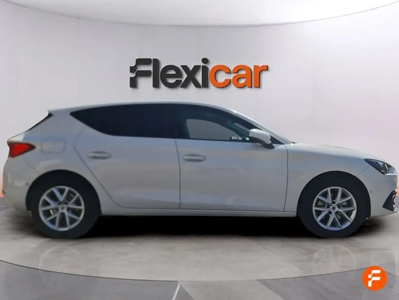 SEAT Leon 2.0TDI S&S Style XS 115 — Vehicle gallery 3