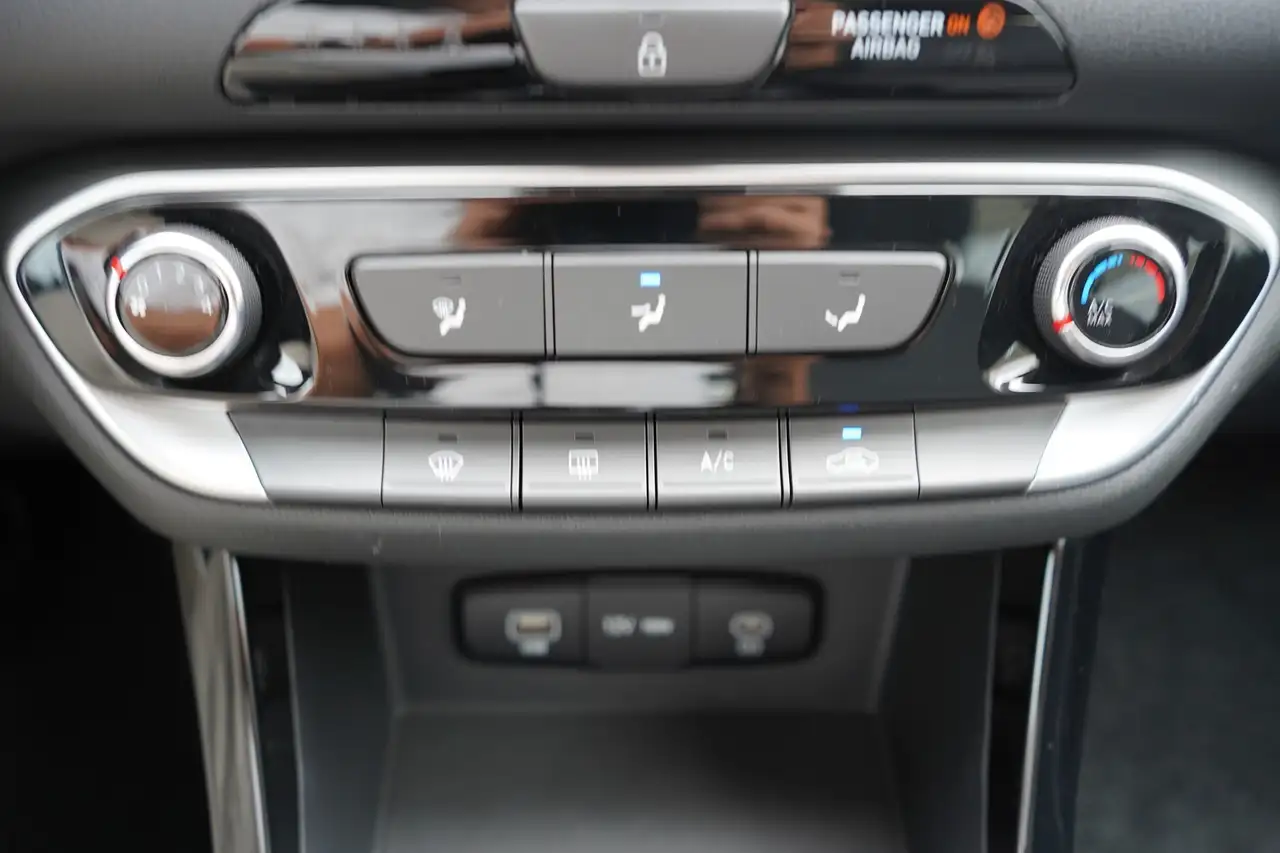 Hyundai i30 Kombi 1.0 T-GDI LED Navi Kamera — Vehicle gallery 21
