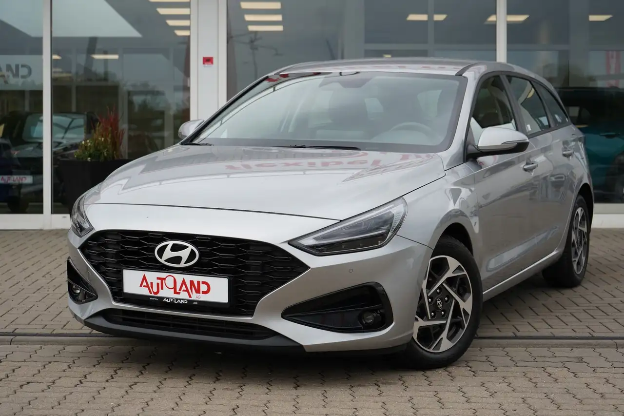 Hyundai i30 Kombi 1.0 T-GDI LED Navi Kamera — Vehicle gallery 2