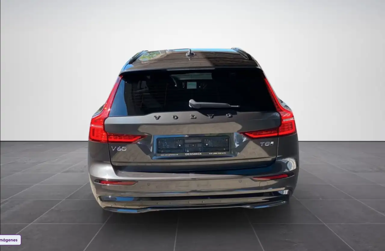Volvo V60 Berlina Automático de 4 Puertas — Galerie du véhicule 4