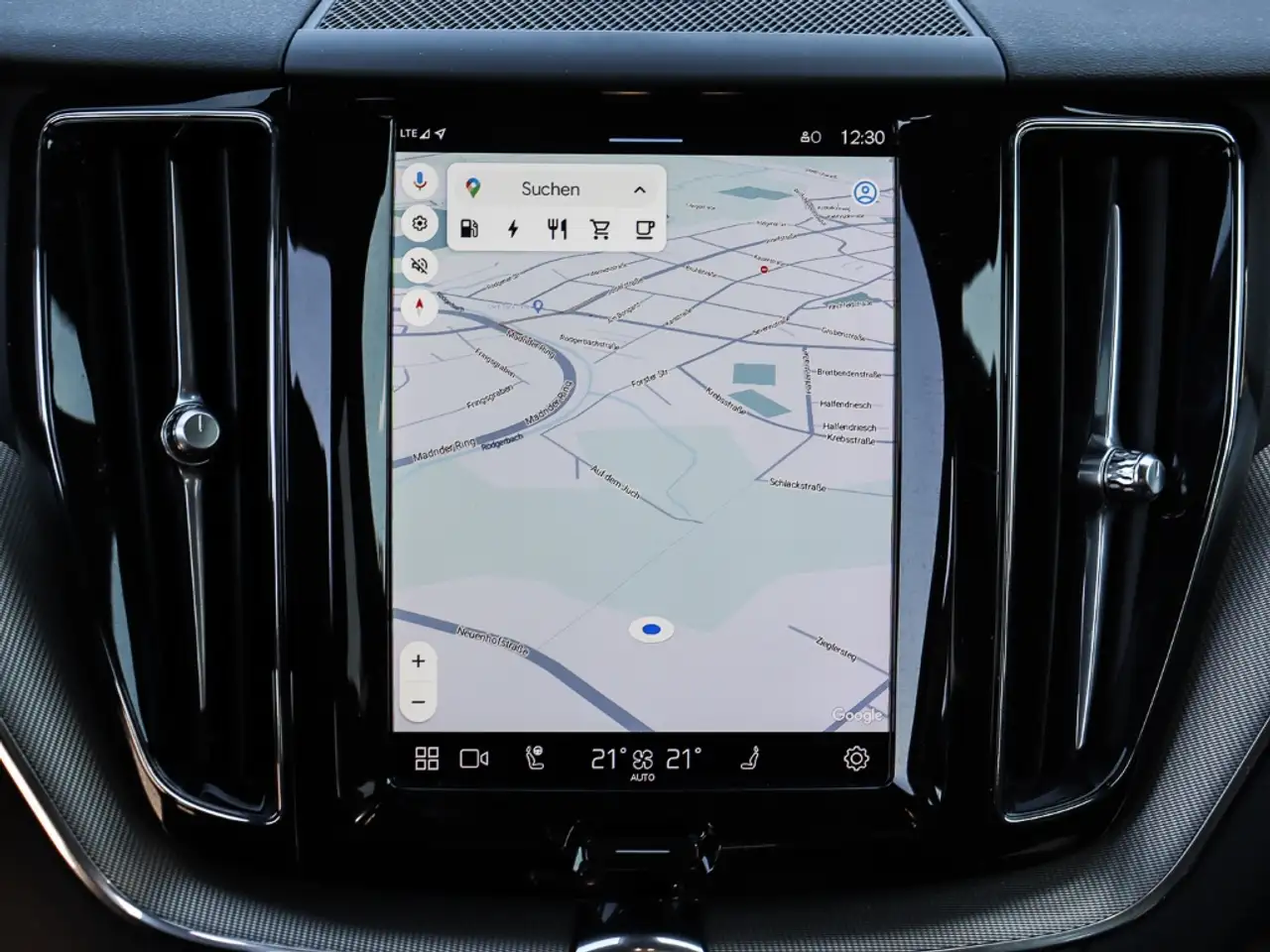 Volvo XC60 Plus Dark Recharge Plug-In Hybrid AWD T8 Twin Engi — Galerie du véhicule 8