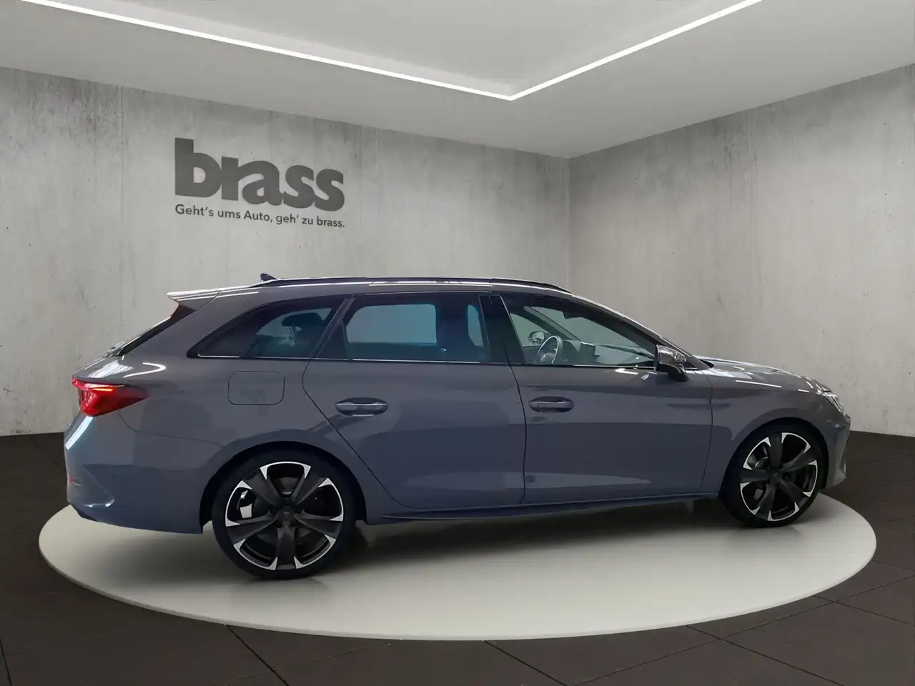 CUPRA Leon Sportstourer VZ 2.0 TSI elekt. Heckklappe E — معرض صور السيارة 6