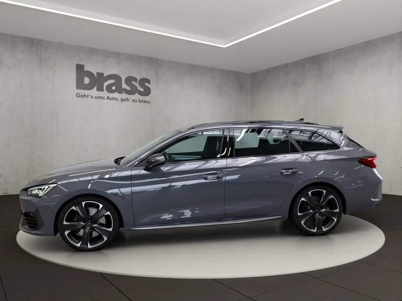 CUPRA Leon Sportstourer VZ 2.0 TSI elekt. Heckklappe E — معرض صور السيارة 2