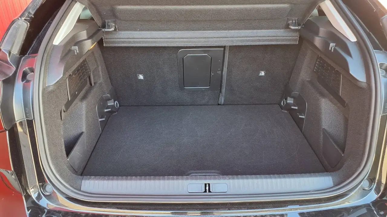 Citroen C4 C4 PureTech 130 EAT8 Max — Vehicle gallery 6