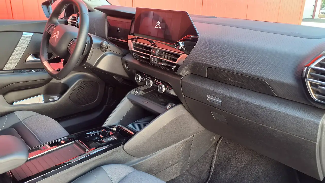 Citroen C4 C4 PureTech 130 EAT8 Max — Vehicle gallery 9