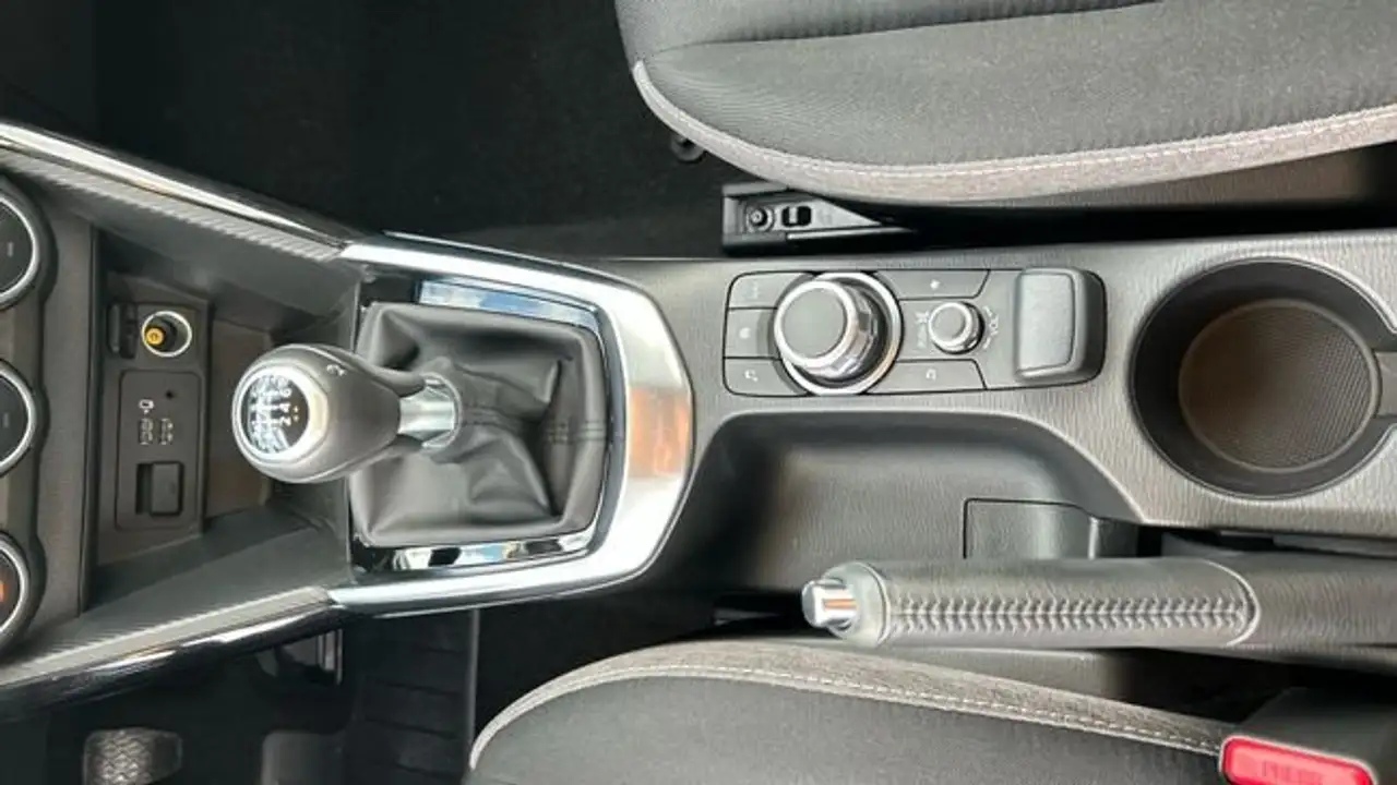 Mazda 2 1.5 E-SKYACTIV-G CENTER-LINE CONVENIENCE 90 5P — معرض صور السيارة 13