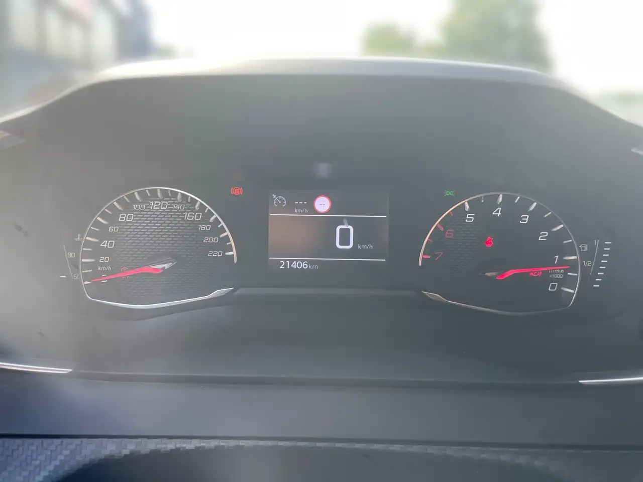 Peugeot 208 1.2 PureTech 75 Active Sitzheiz. Facelift PDC — معرض صور السيارة 5