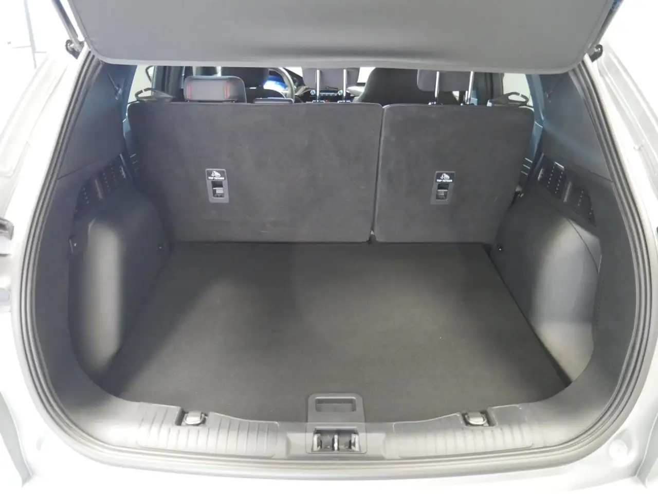 Ford Kuga ST-Line 2.5 Duratec PHEV 165kW Auto — معرض صور السيارة 22