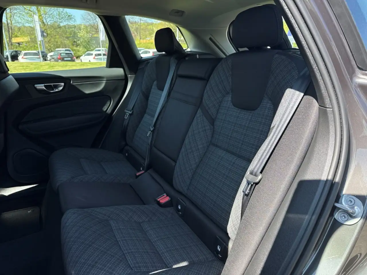 Volvo XC60 Core B5 AWD Digitales Cockpit Soundsystem LED Sper — معرض صور السيارة 7