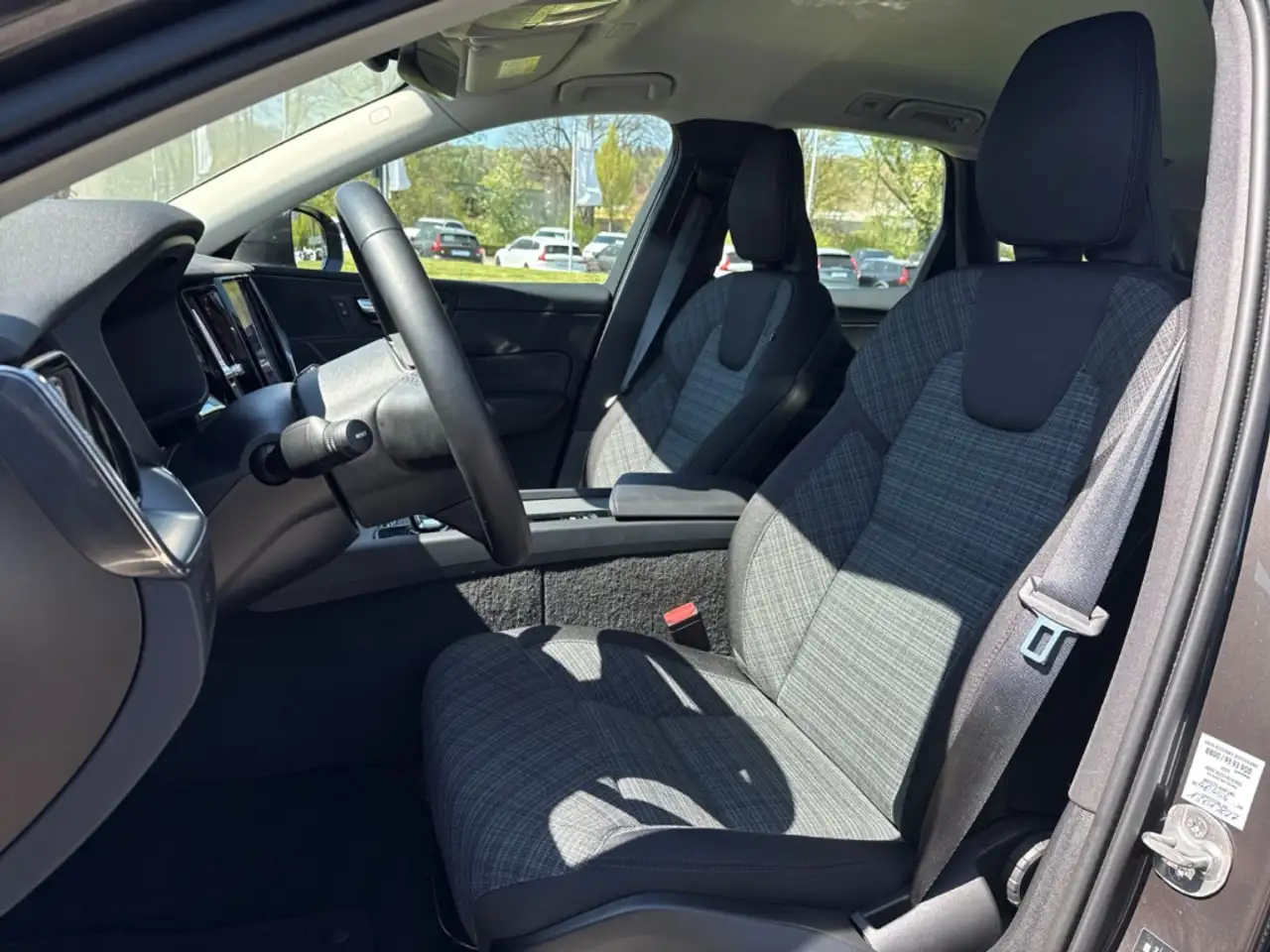Volvo XC60 Core B5 AWD Digitales Cockpit Soundsystem LED Sper — معرض صور السيارة 12