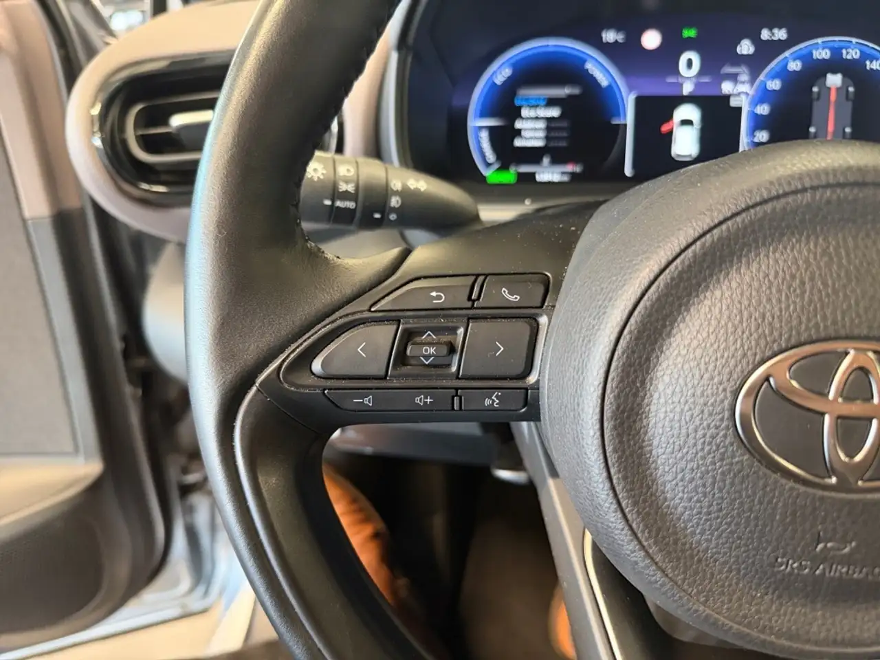 Toyota Yaris Cross Hybrid FWD Style Plus DAB+CarPlay — Galería del vehículo 27