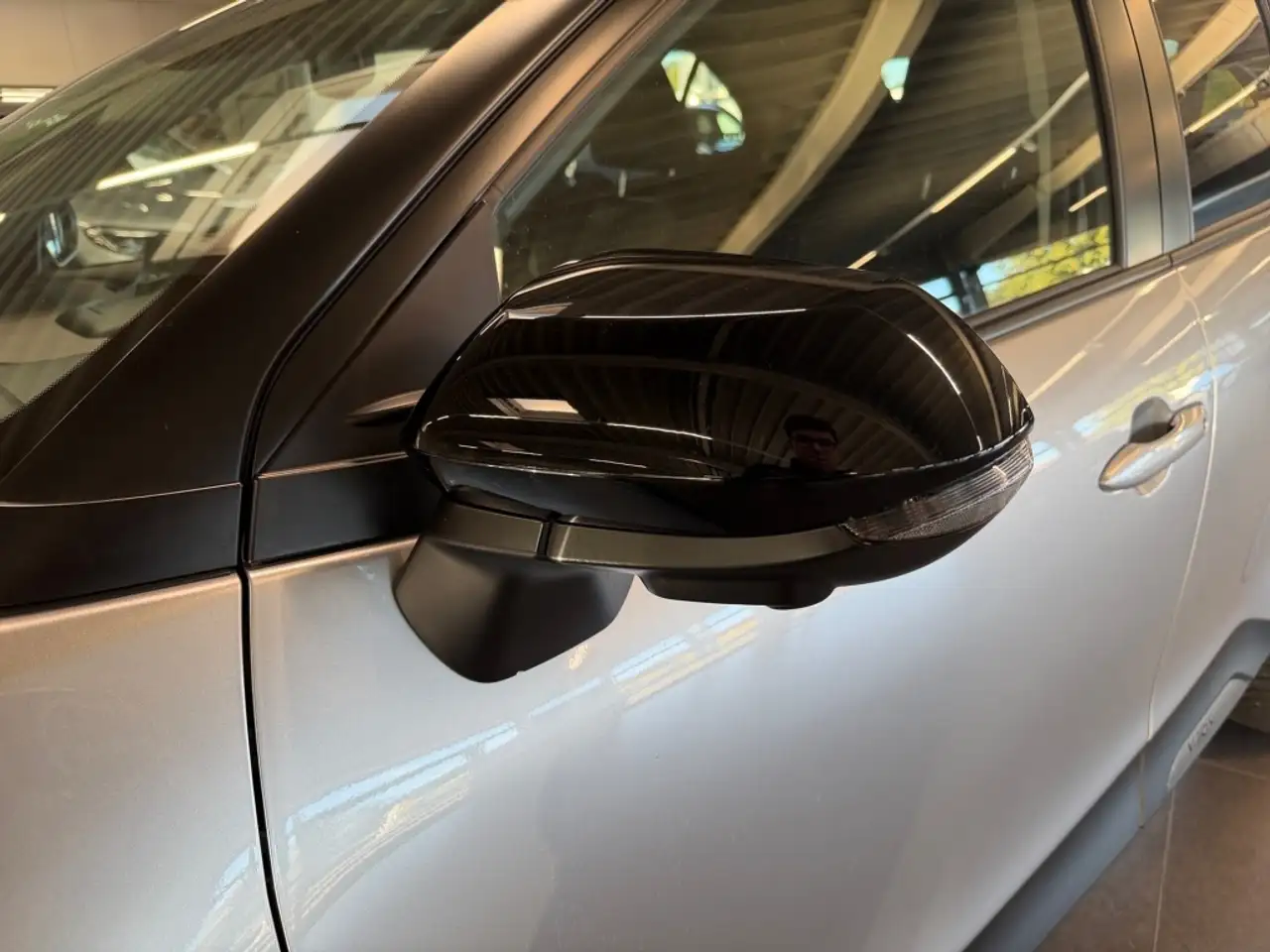 Toyota Yaris Cross Hybrid FWD Style Plus DAB+CarPlay — Galería del vehículo 25