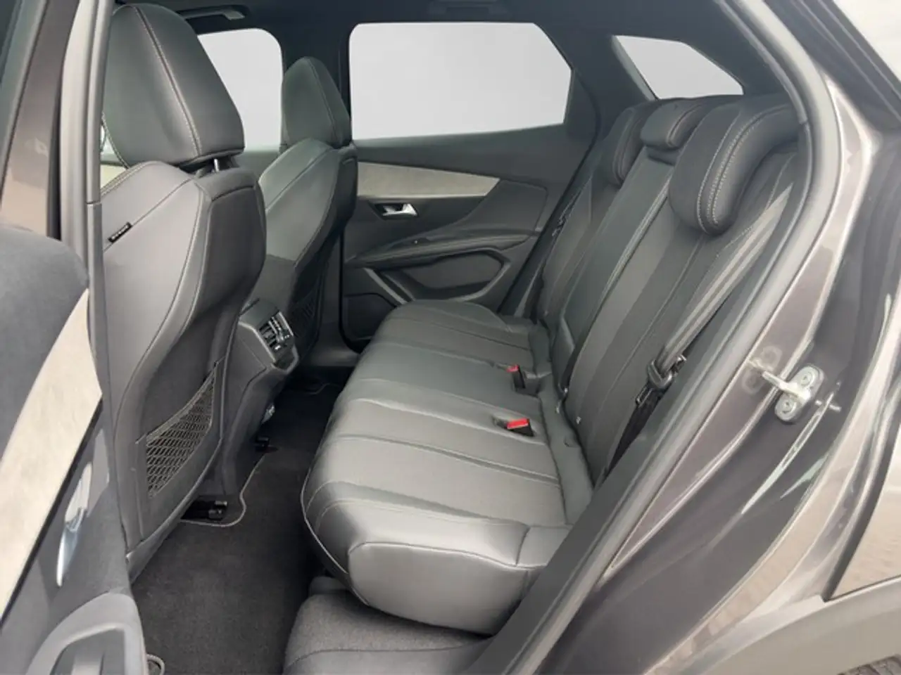Peugeot 3008 GT KAMERA PDC SHZ NAVI — Galerie du véhicule 15