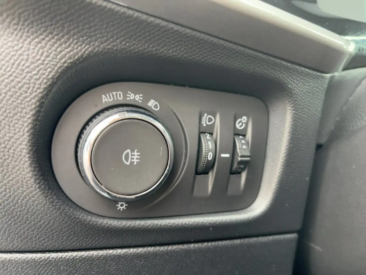 Opel Mokka 1.2 Elegance LED/SHZ/LHZ/PDC/Kamera/LM — Galería del vehículo 15