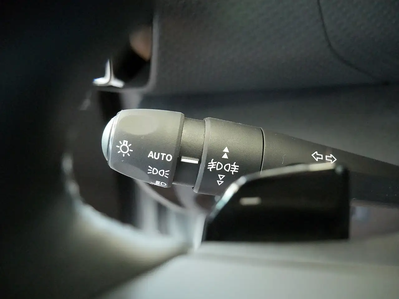 Citroen C4 PureTech 130 Max SHZ NAVI ACC HUD LED 360° — Galerie du véhicule 21