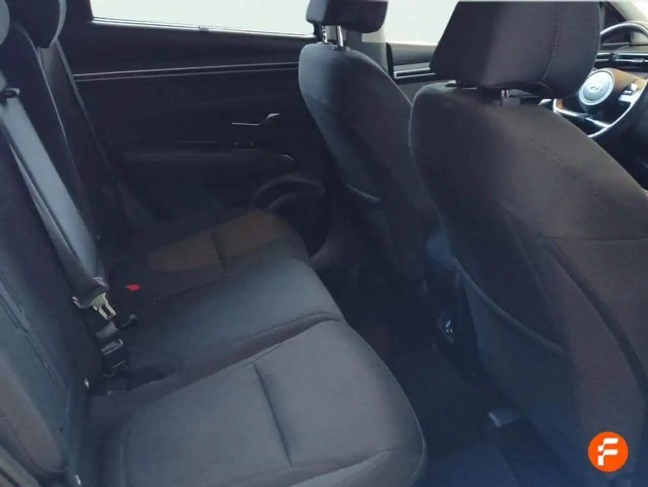 Hyundai TUCSON 1.6 CRDI 100kW (136CV) 48V Tecno Sky DCT — Galería del vehículo 13
