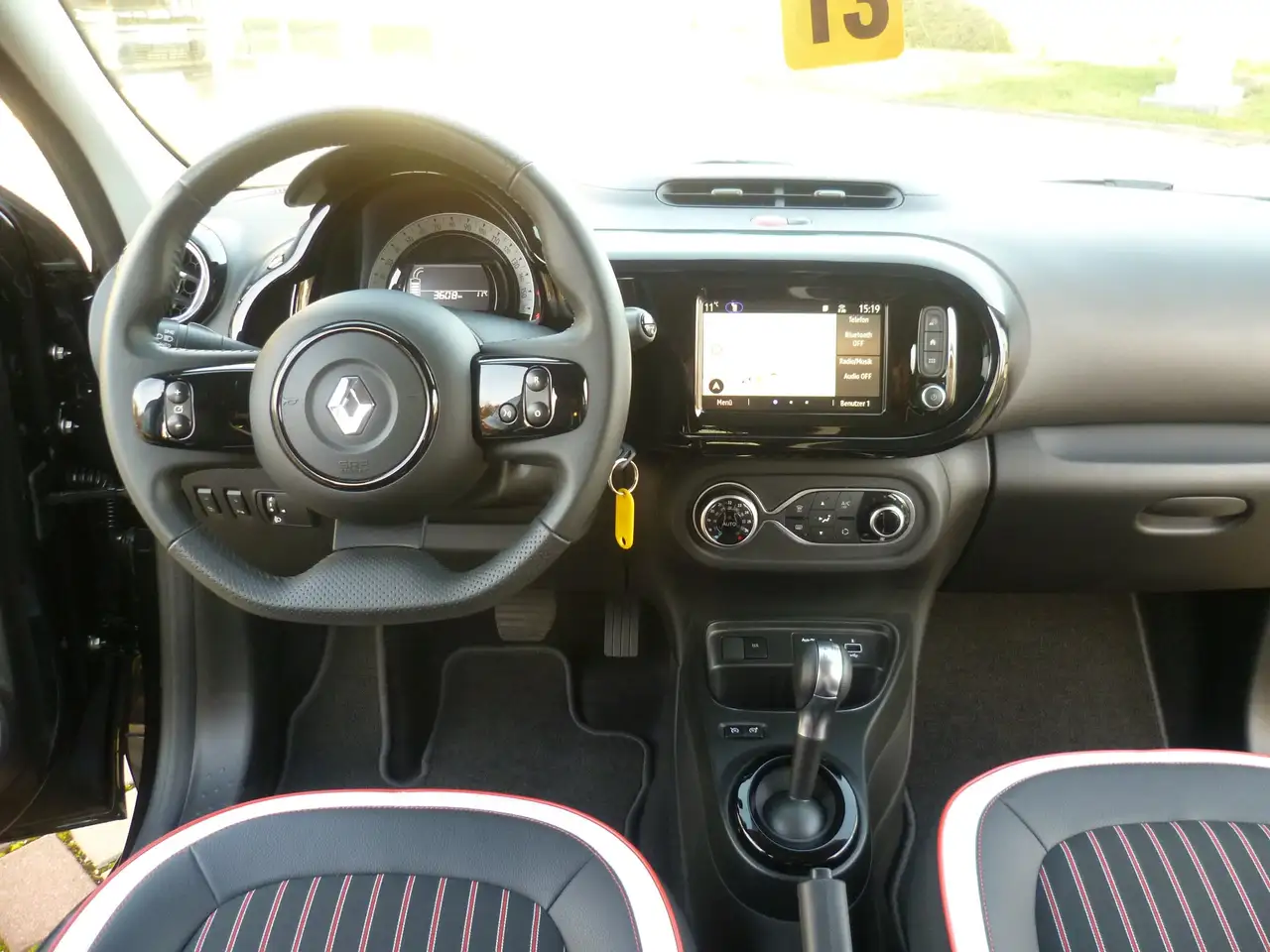 Renault Twingo Techno Electric — معرض صور السيارة 17