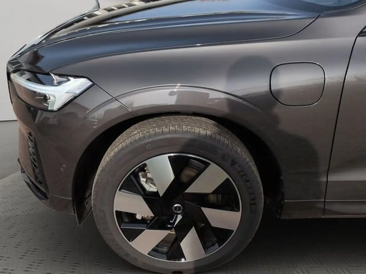 Volvo XC60 T8 AWD Plus Dark+BusinessPak+HUD+HarmanKard — Galería del vehículo 16