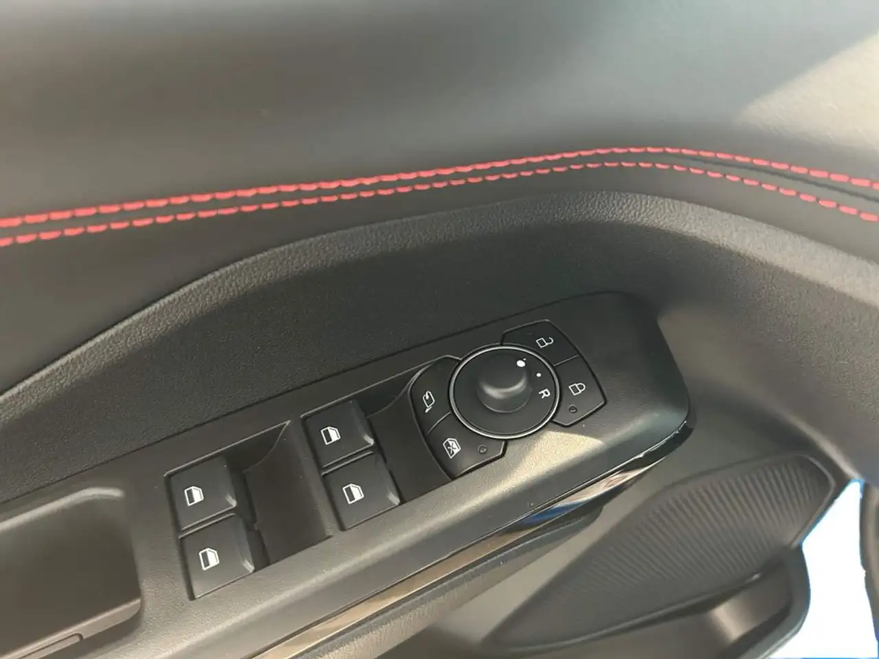 Ford Puma 1.0EcoB. MHEV Auto. ST-LINE X — Galería del vehículo 18